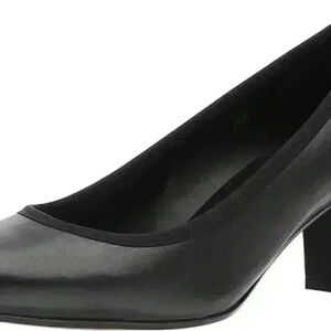 VANELi Dacy Black Nappa Size 7 Narrow. BRAND NEW